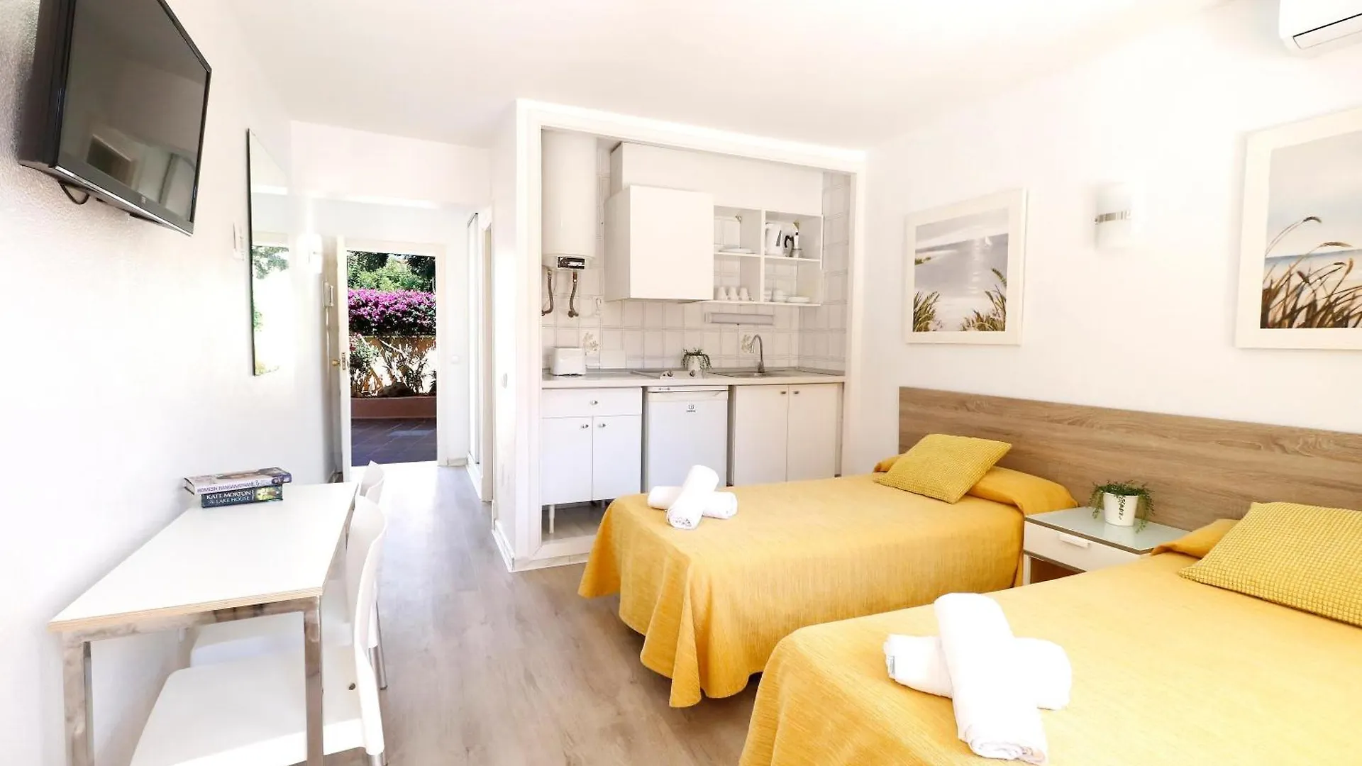 Naika Studios & Apartments Palmanova