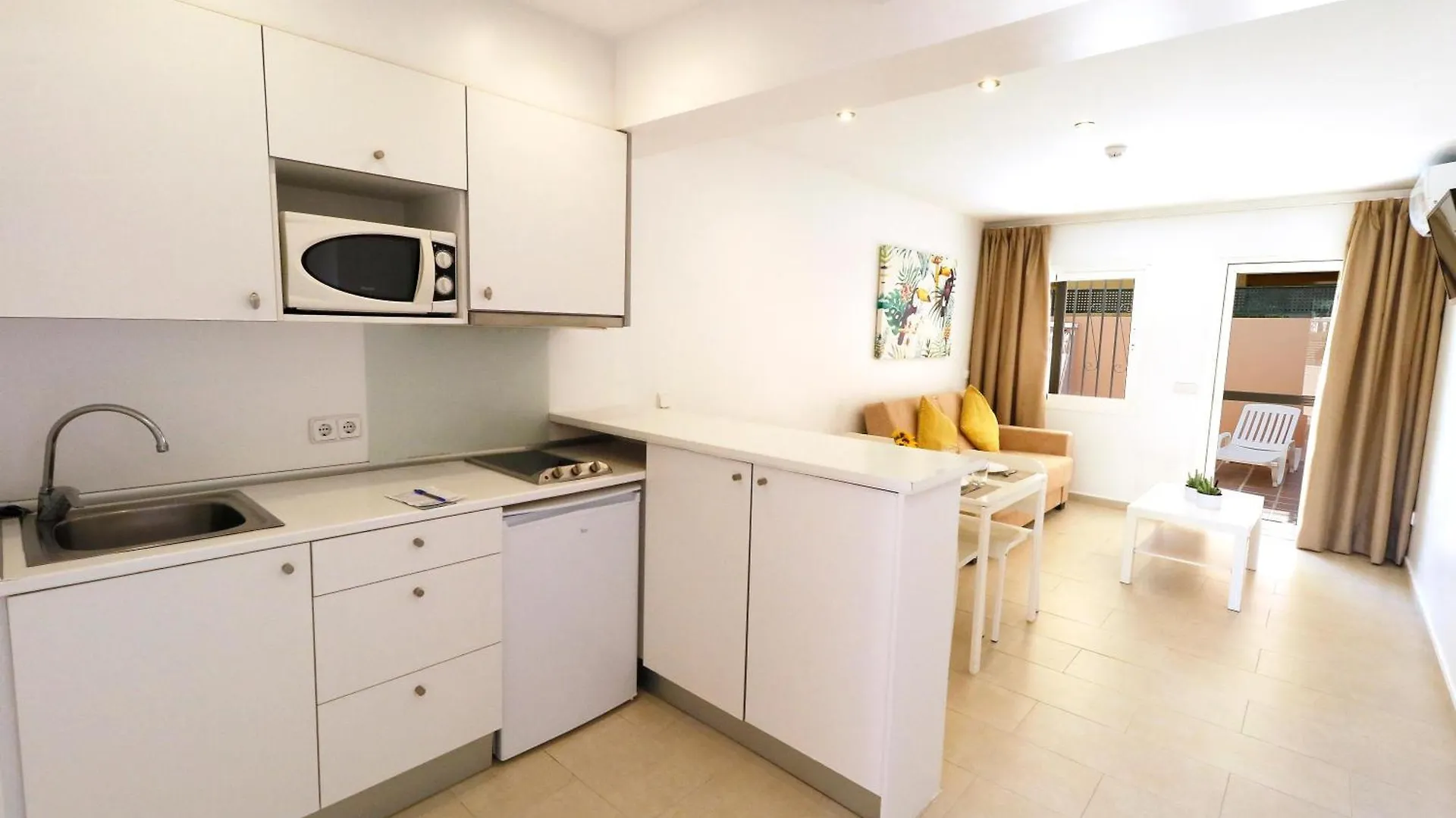 Naika Studios & Apartments Palmanova Spanje